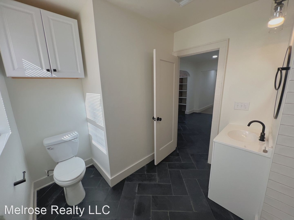 2544 Nw 21st Street - Photo 18