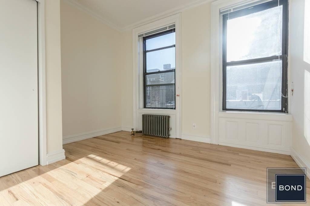 310 East 19th Street - Photo 3