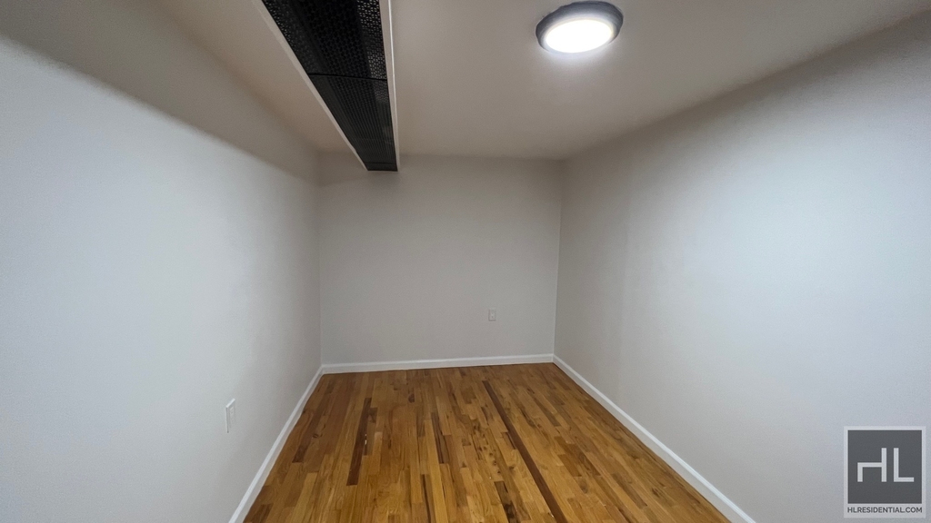 718 East 39 Street - Photo 9