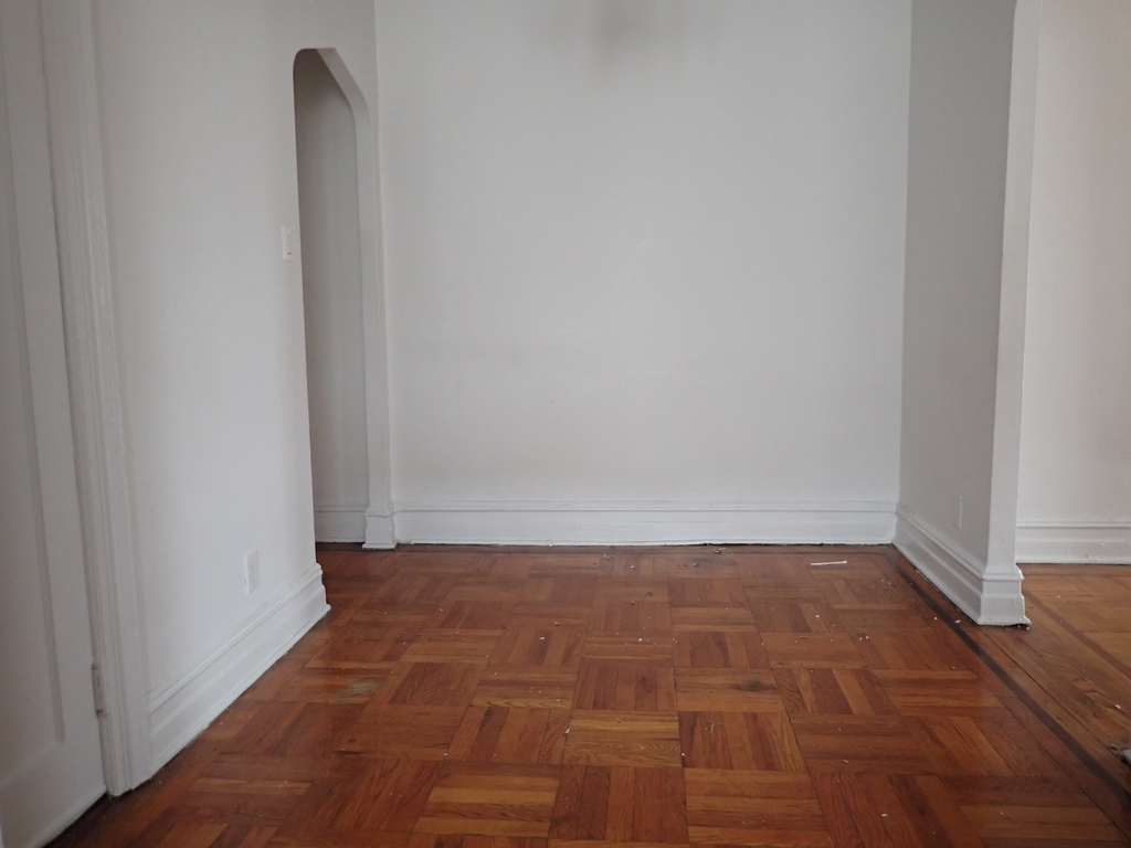 308 East 52nd Street - Photo 6