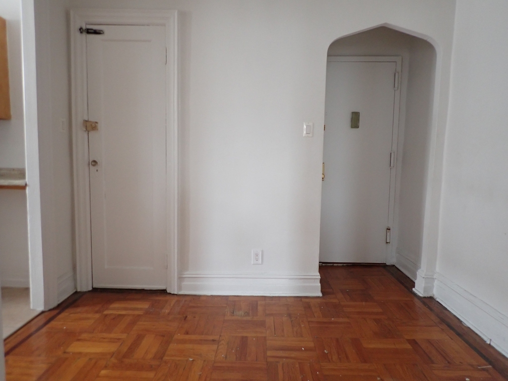 308 East 52nd Street - Photo 5