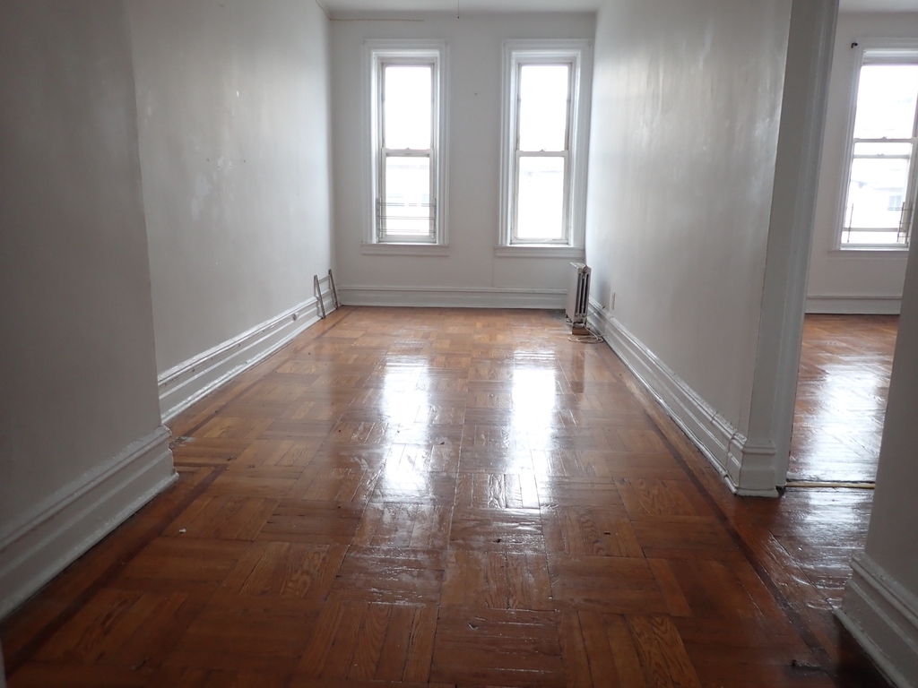 308 East 52nd Street - Photo 4