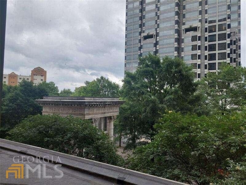 300 W Peachtree Street - Photo 0