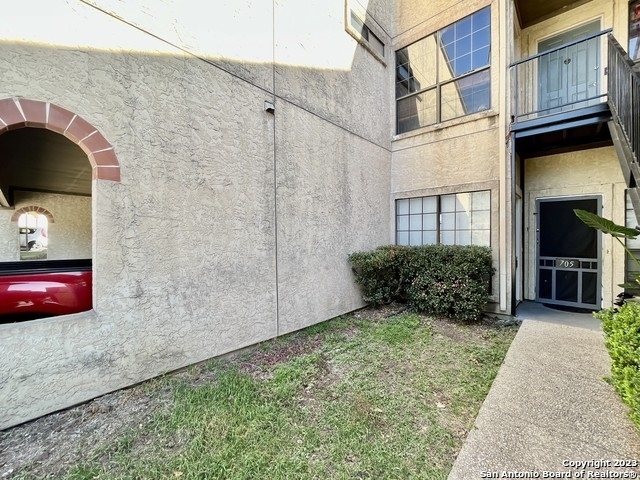 6100 Woodlake Pkwy - Photo 17