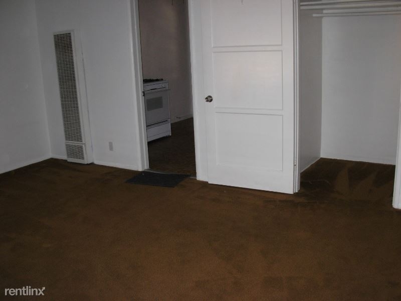 302 South Broadway - Photo 3