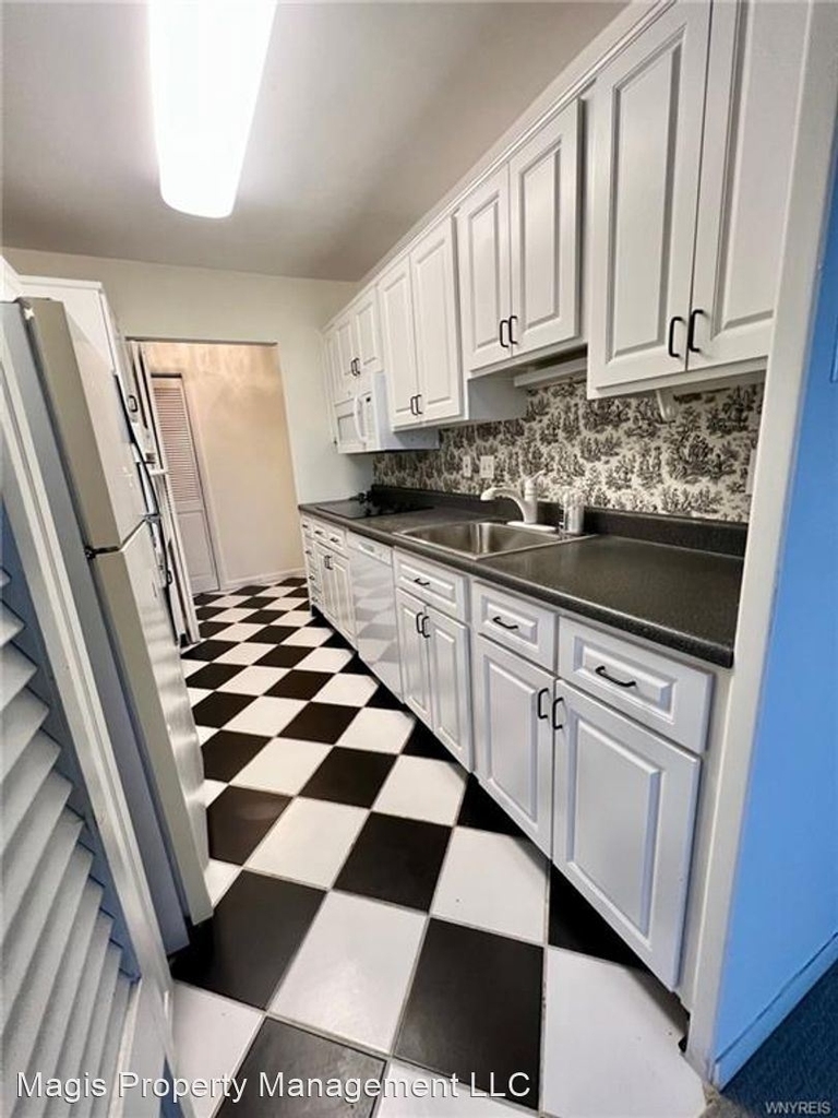 1088 Delaware Avenue - Photo 4