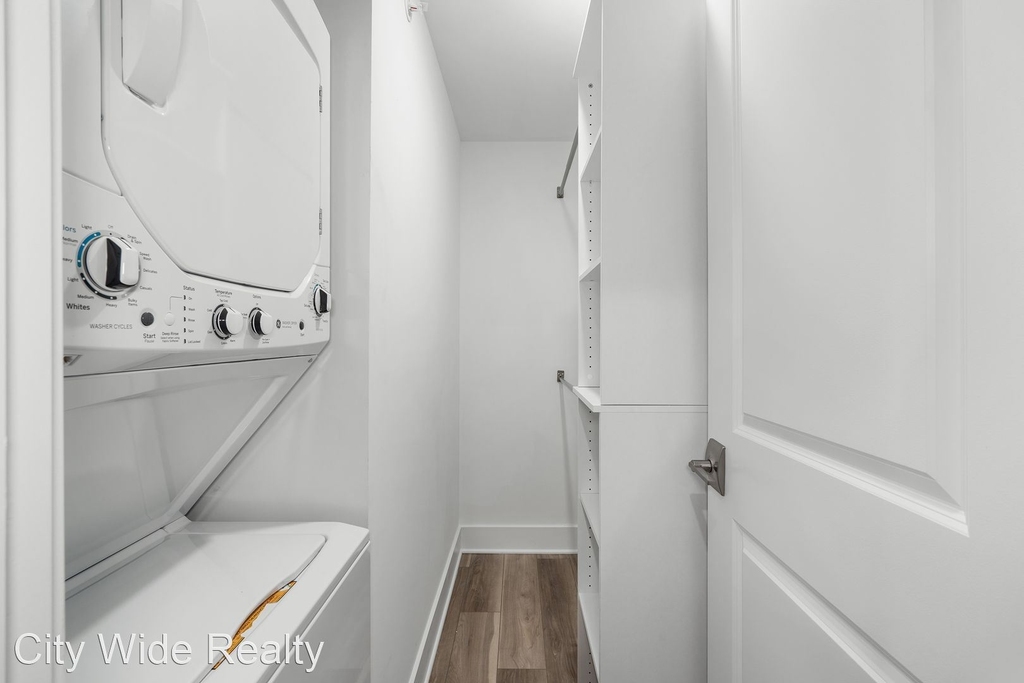 3841 Wallace St - Photo 2