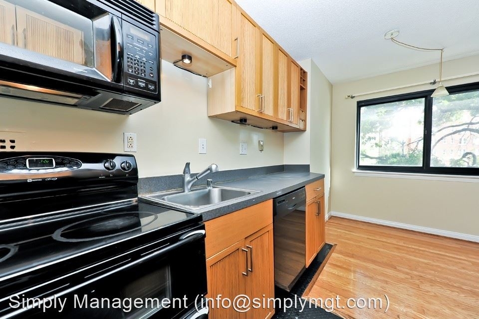 1816 New Hampshire Ave Nw #307 - Photo 10