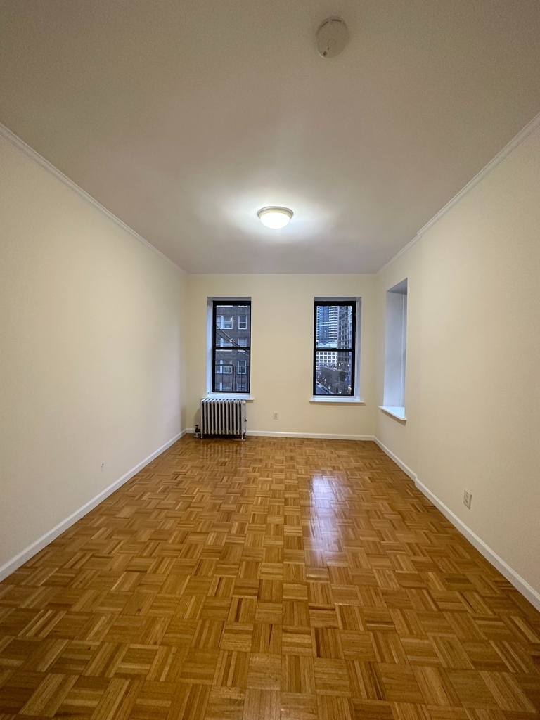 243 East 38th Street #5B - Photo 3