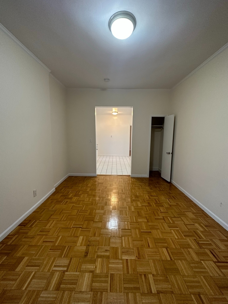 243 East 38th Street #5B - Photo 4