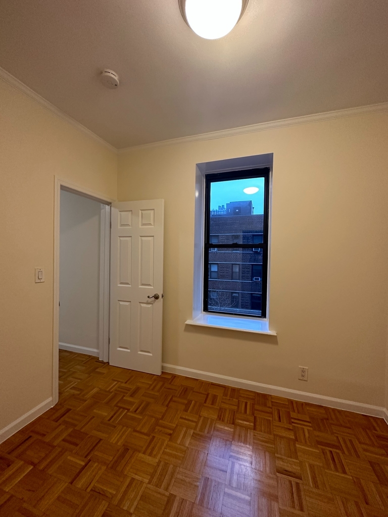 243 East 38th Street #5B - Photo 9