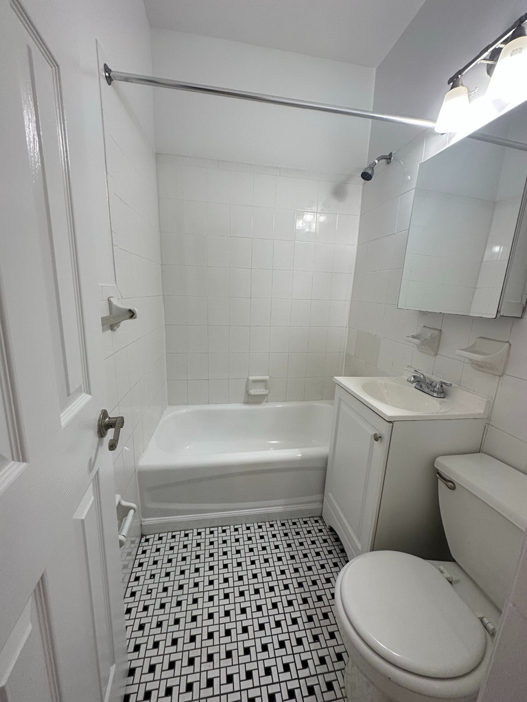 243 East 38th Street #5B - Photo 10