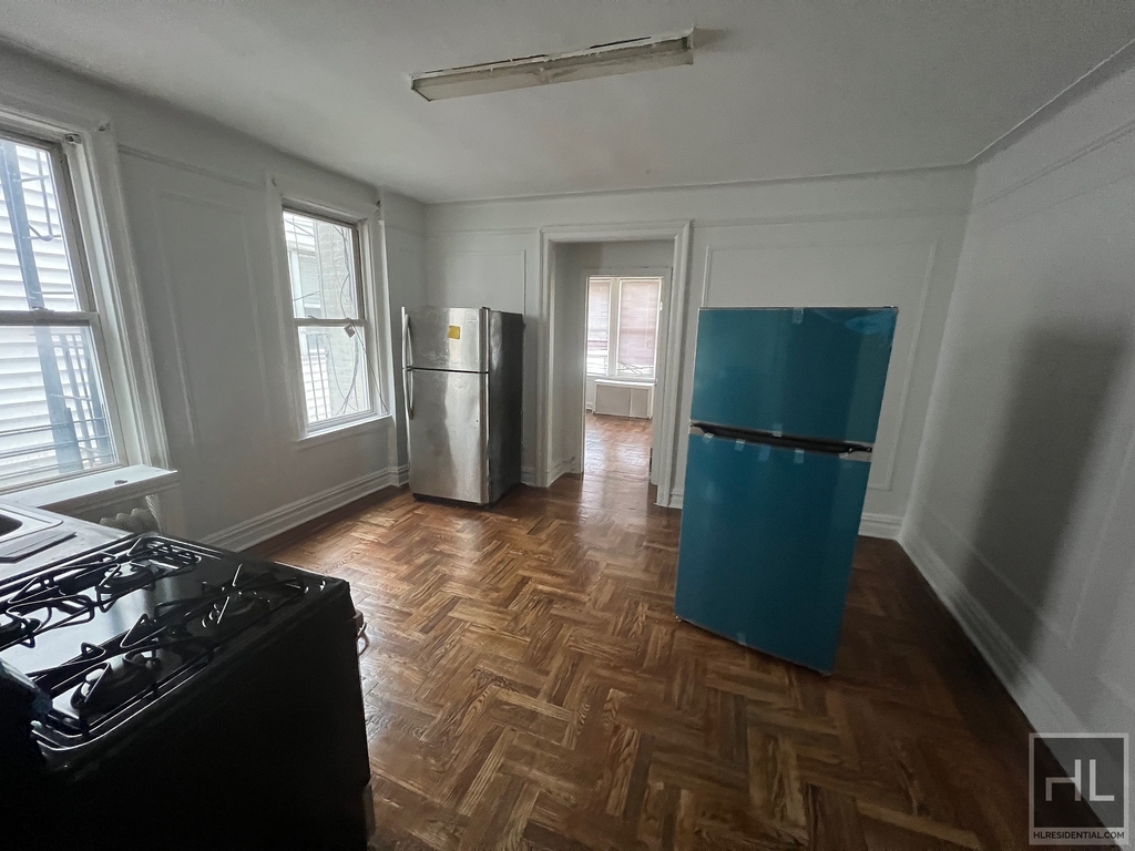 824 East 232nd Street - Photo 1