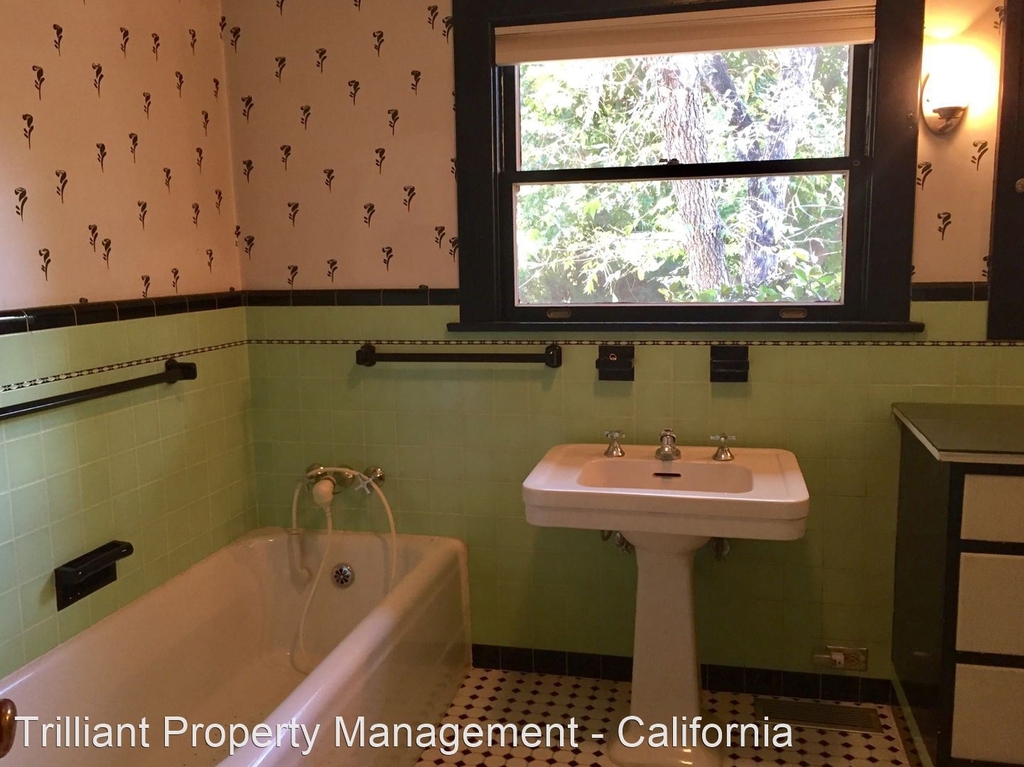 639 S. El Molino Avenue - Photo 1