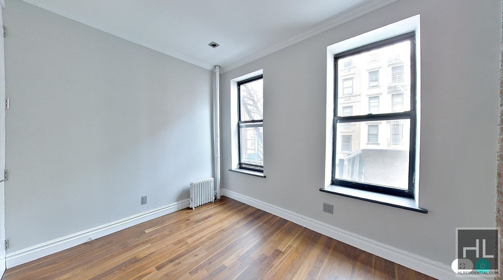 208 East 25th Street - Photo 3