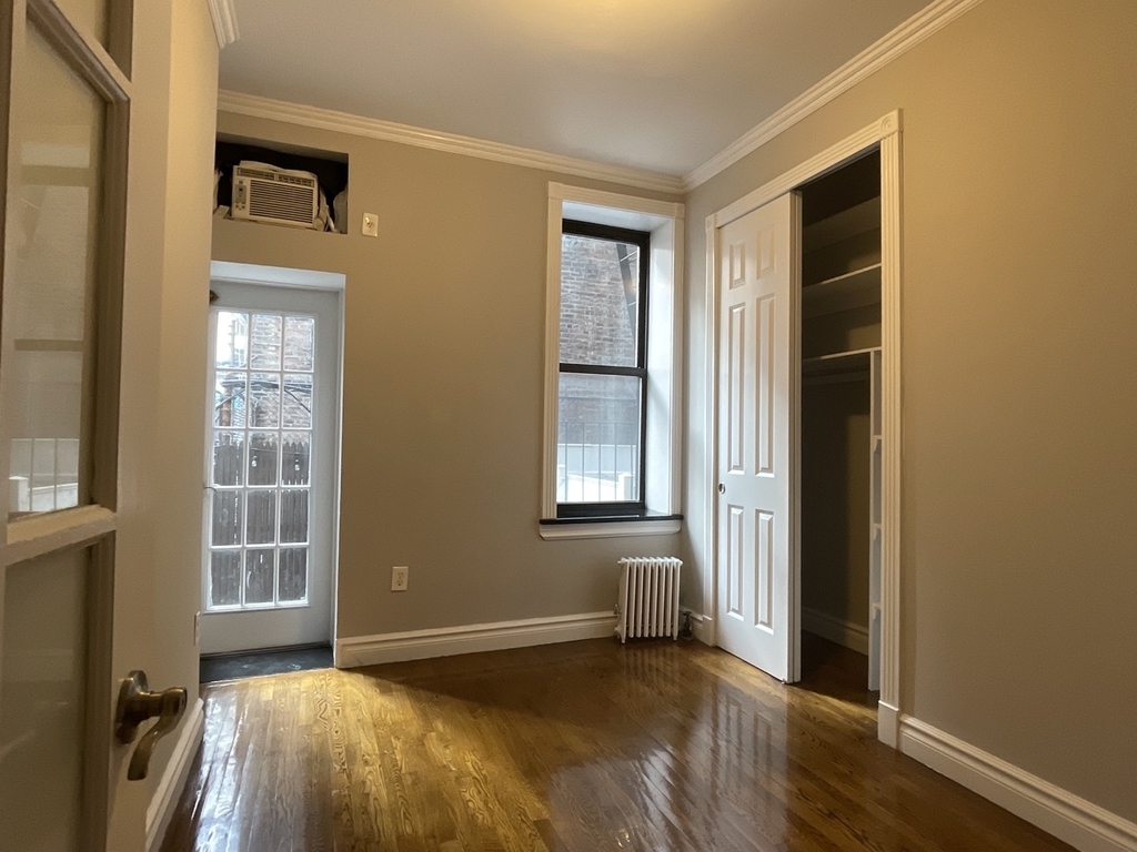 336 East 18th Street - Photo 3