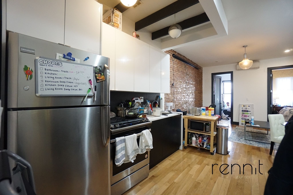 129 Thames Street - Photo 1