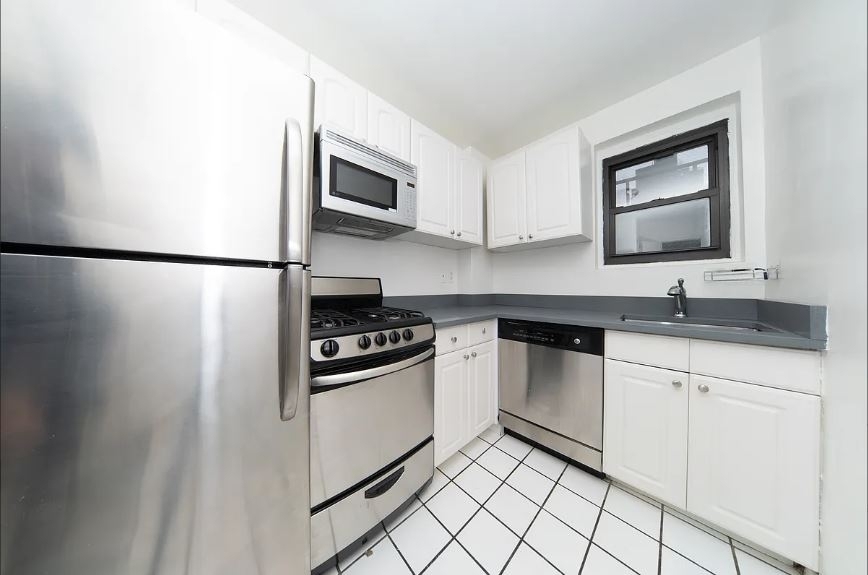 236 East 36th Street - Photo 4