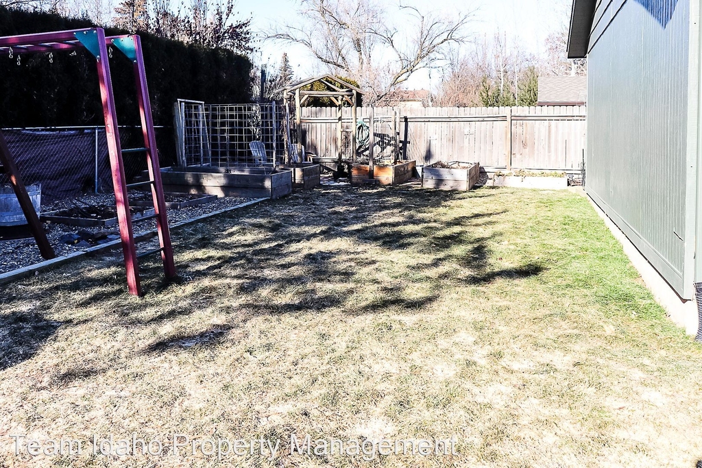 811 Valley View - Photo 6