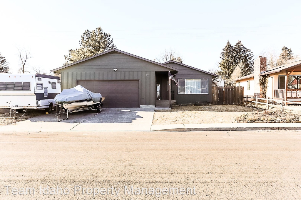 811 Valley View - Photo 0