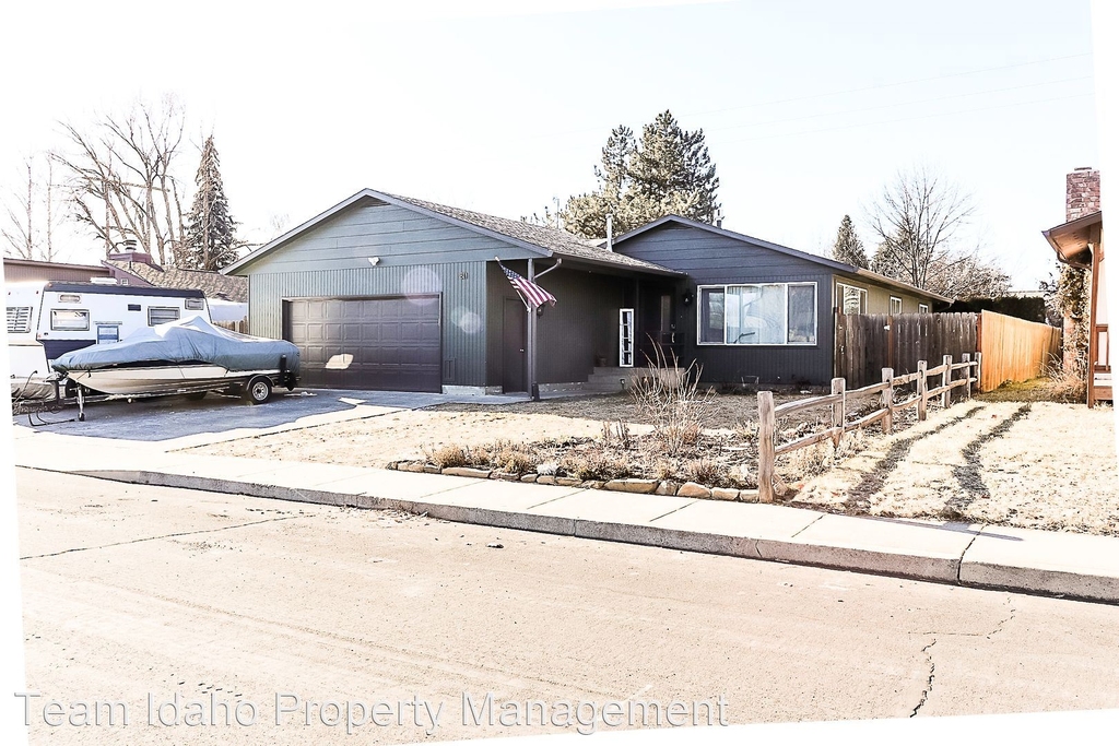 811 Valley View - Photo 1