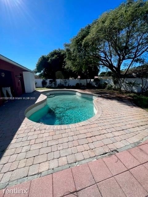 200 Sw 15th St - Photo 8