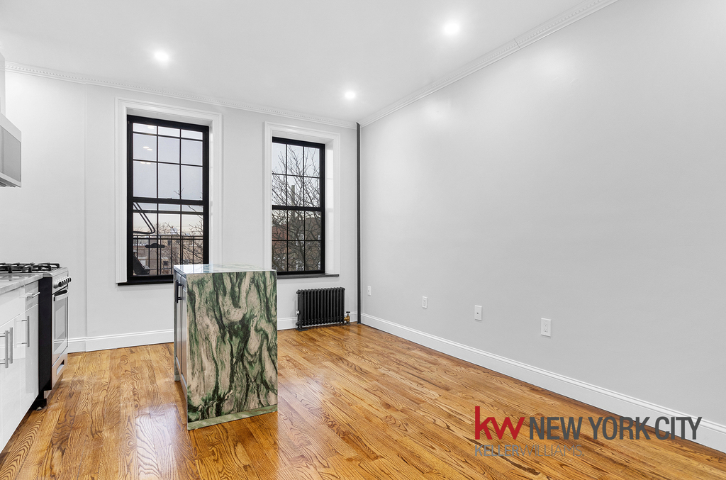 43-7 31st Avenue - Photo 1