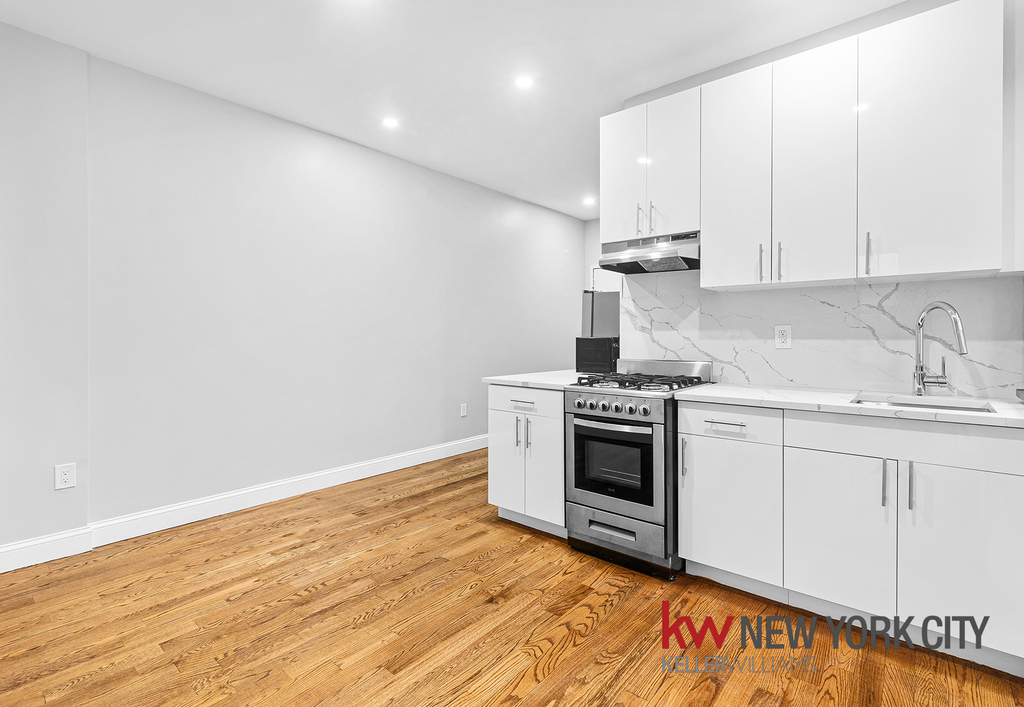 43-7 31st Avenue - Photo 1