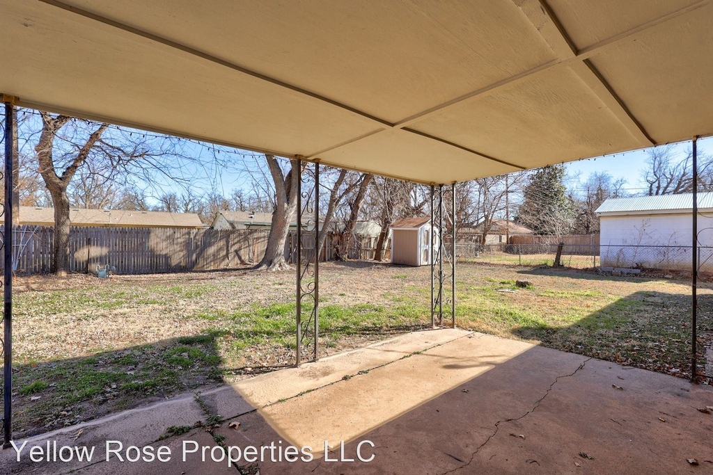 2804 N Rockwell Ave - Photo 12