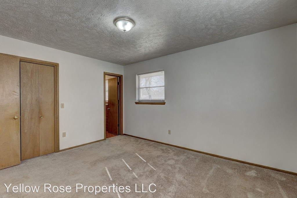 2804 N Rockwell Ave - Photo 8