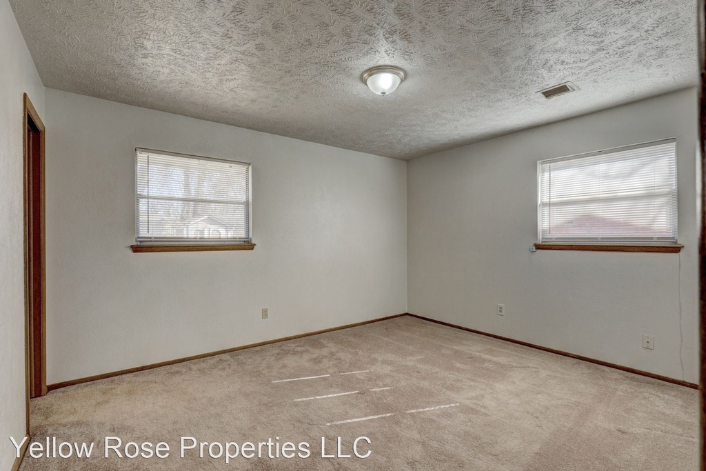 2804 N Rockwell Ave - Photo 7