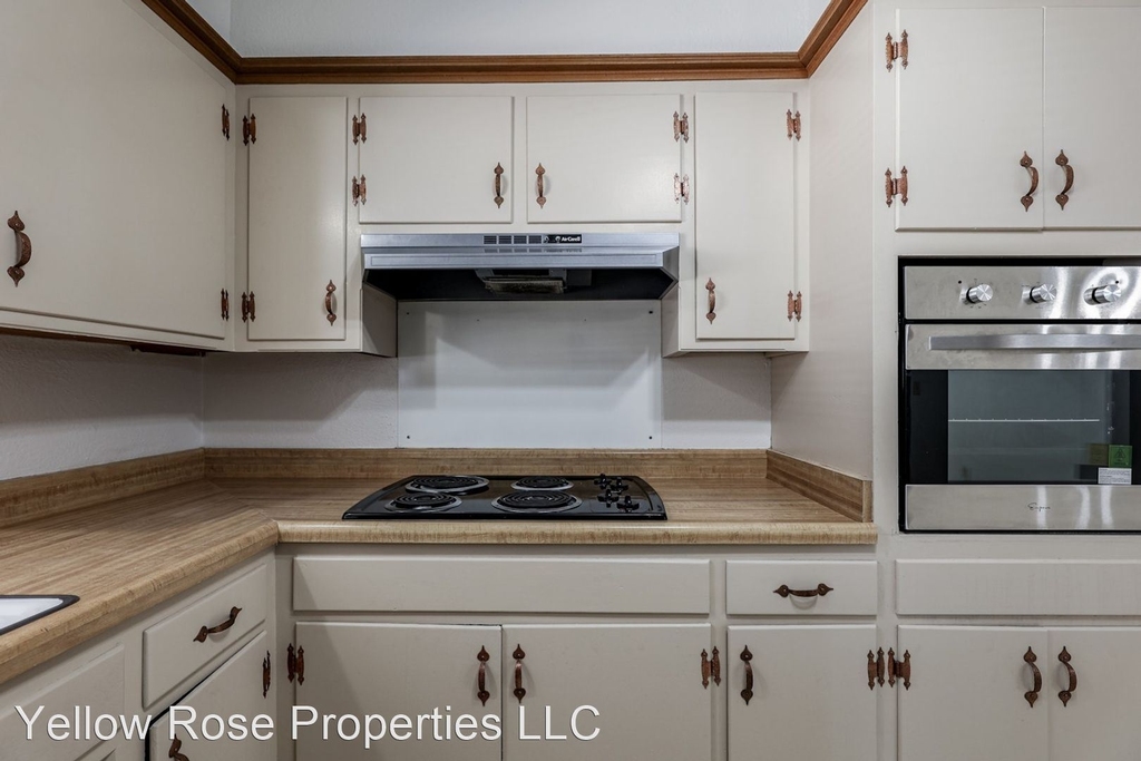 2804 N Rockwell Ave - Photo 5