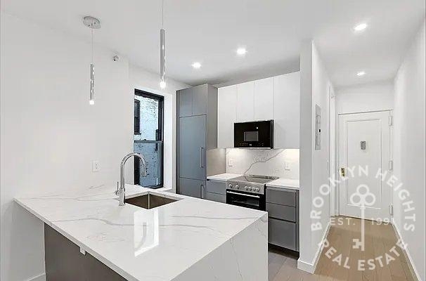 19 Wyckoff Street - Photo 2