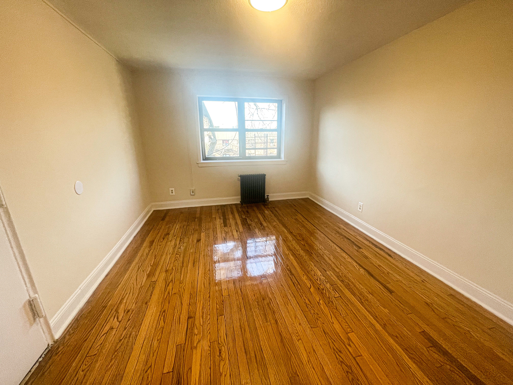 20-61 20th St. Astoria, Ny 11105 - Photo 3