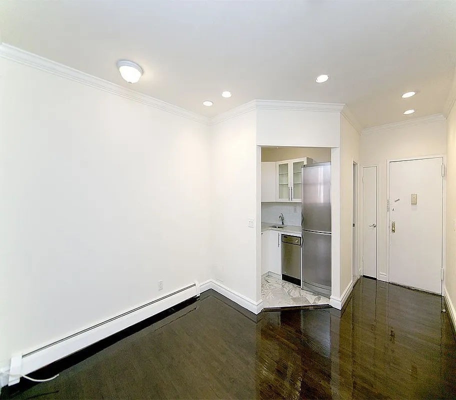 322 West 14th Street - Photo 0