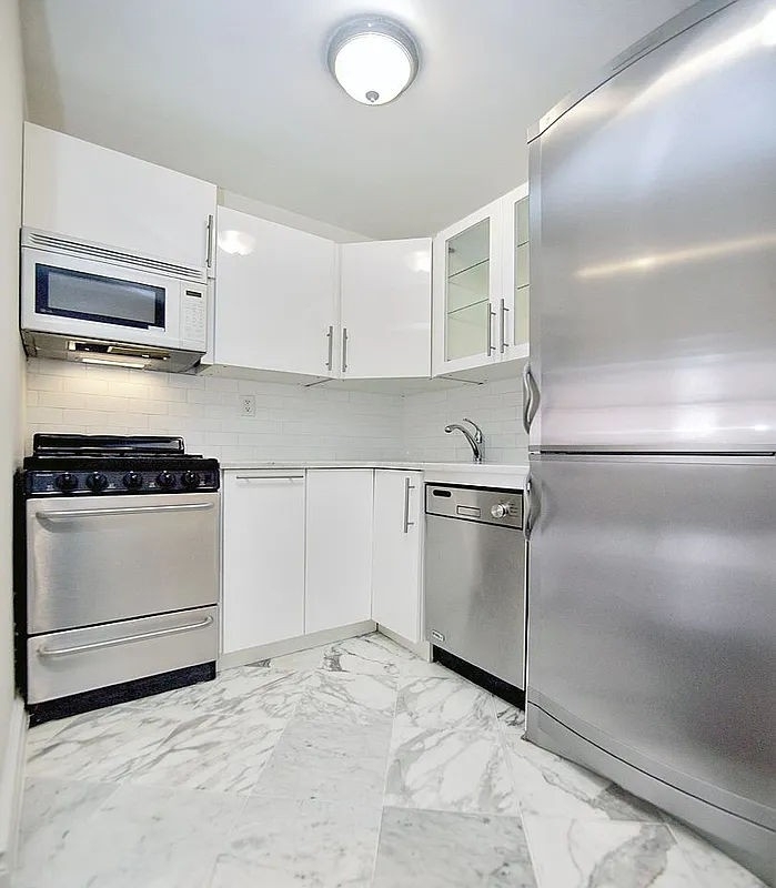 322 West 14th Street - Photo 5