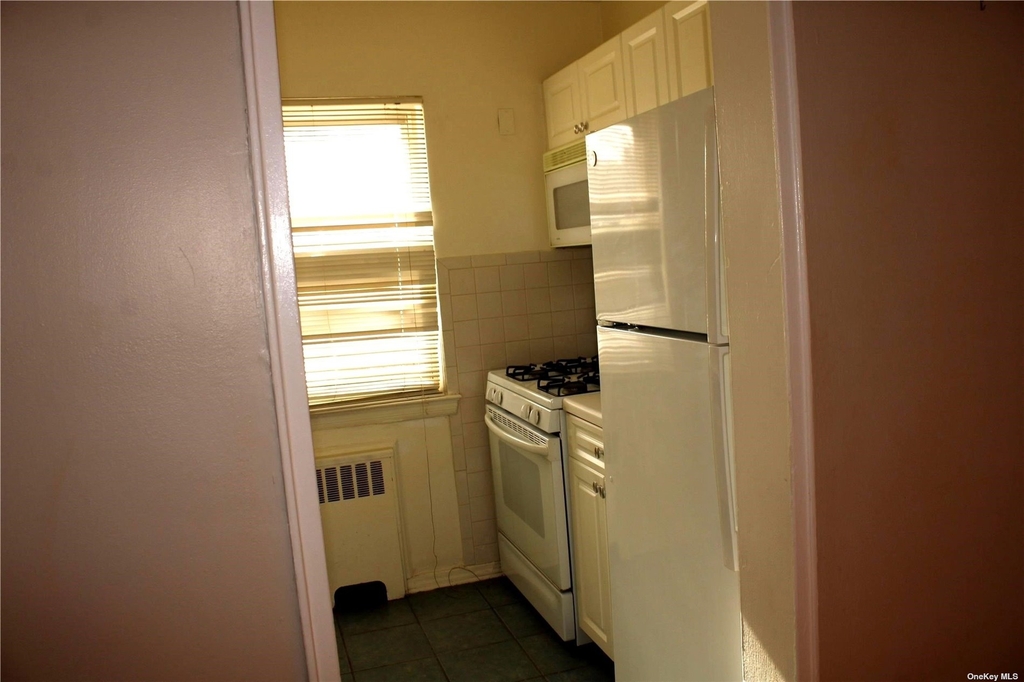 198-46 Pompeii Avenue - Photo 13