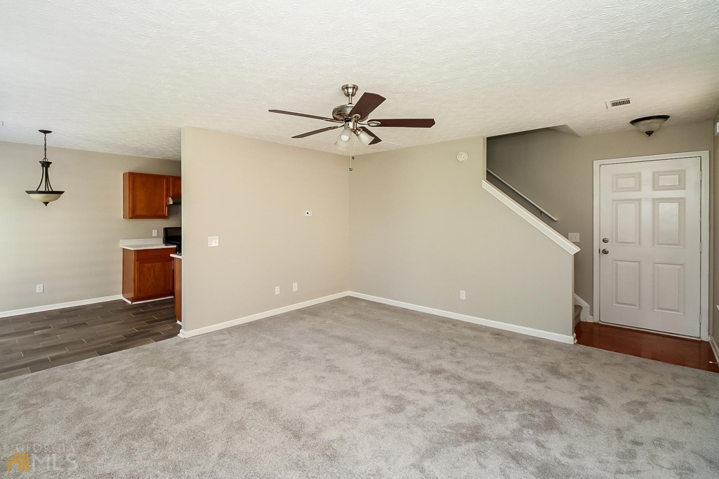 2840 Lakeside Circle - Photo 4