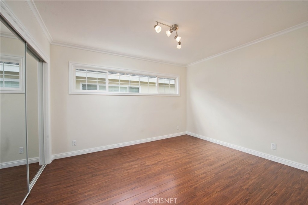 13201 Morrison Street - Photo 16