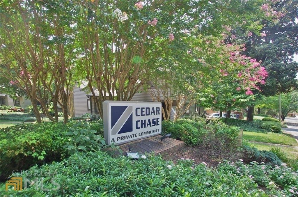 1701 Cedar Chase Lane Ne - Photo 1
