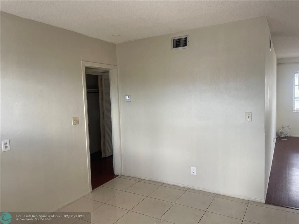 1321 Nw 43rd Ave - Photo 1