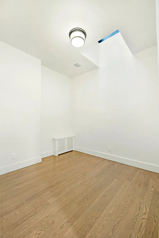 122 East 27th Street - Photo 7