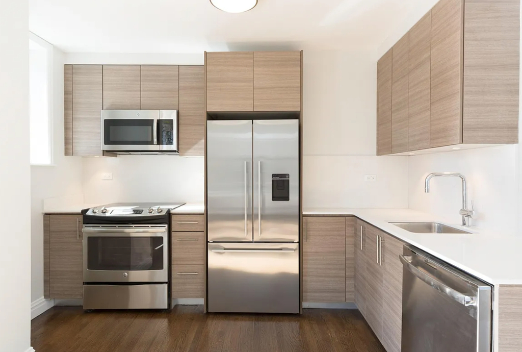 West 70 St  - Photo 4