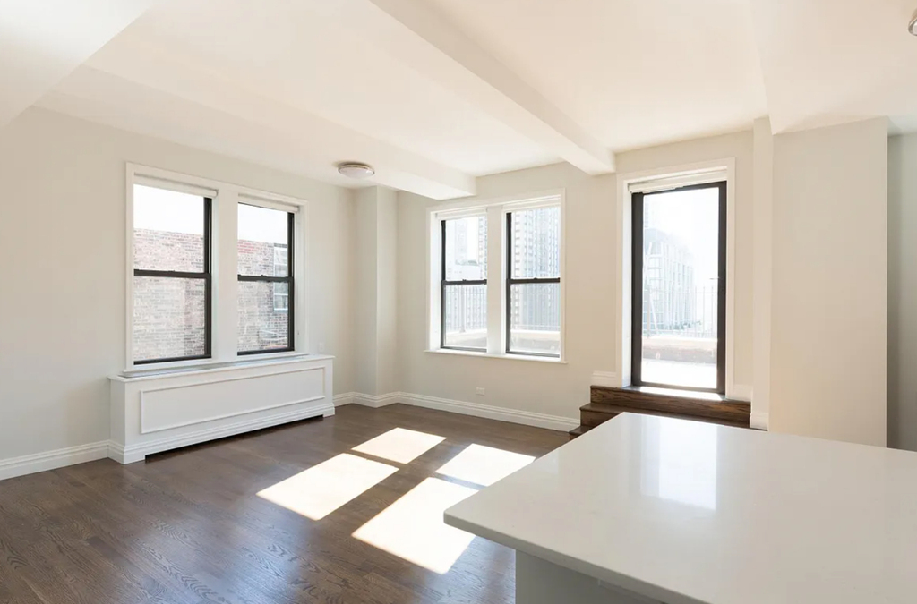 West 70 St  - Photo 3
