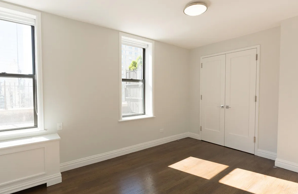 West 70 St  - Photo 6