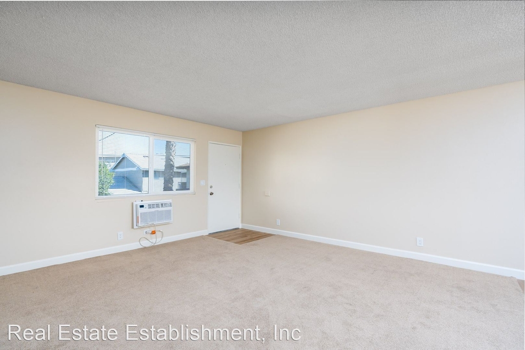 2650 E. Park Lane - Photo 1