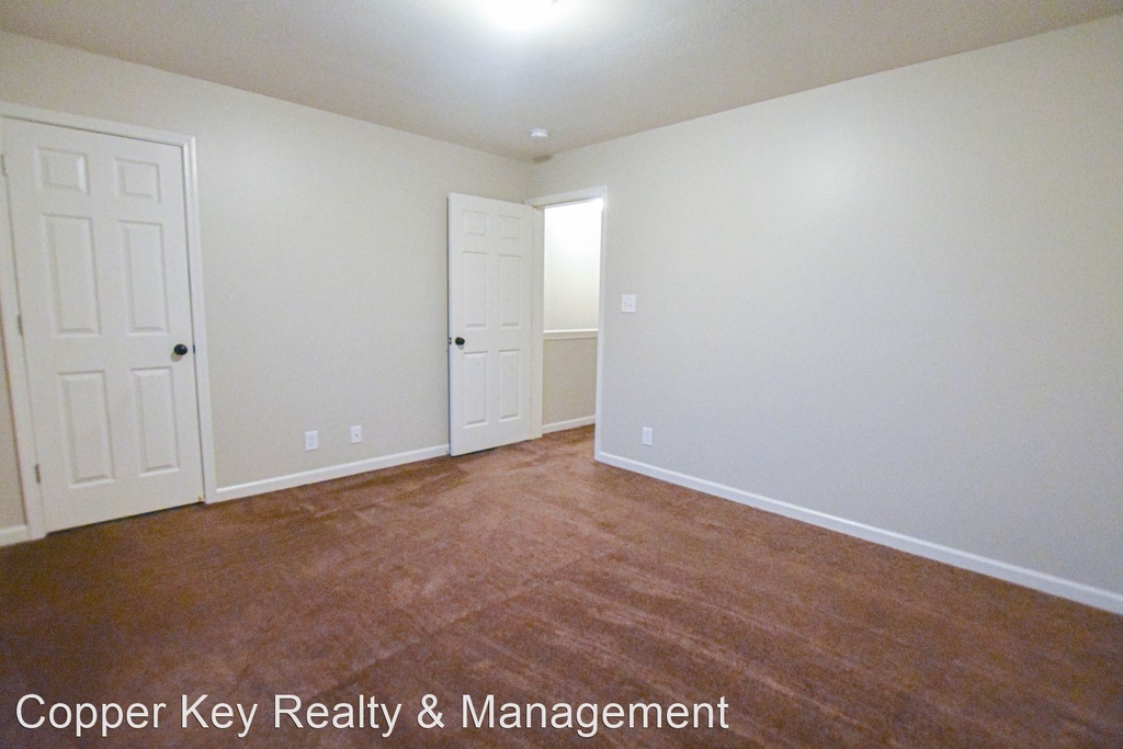 533 Patriot Park Court - Photo 10