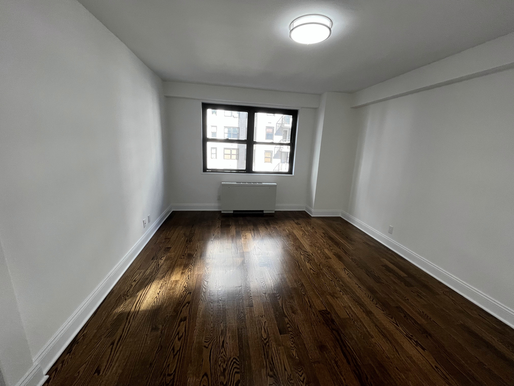 400 East 89th Street - Photo 4