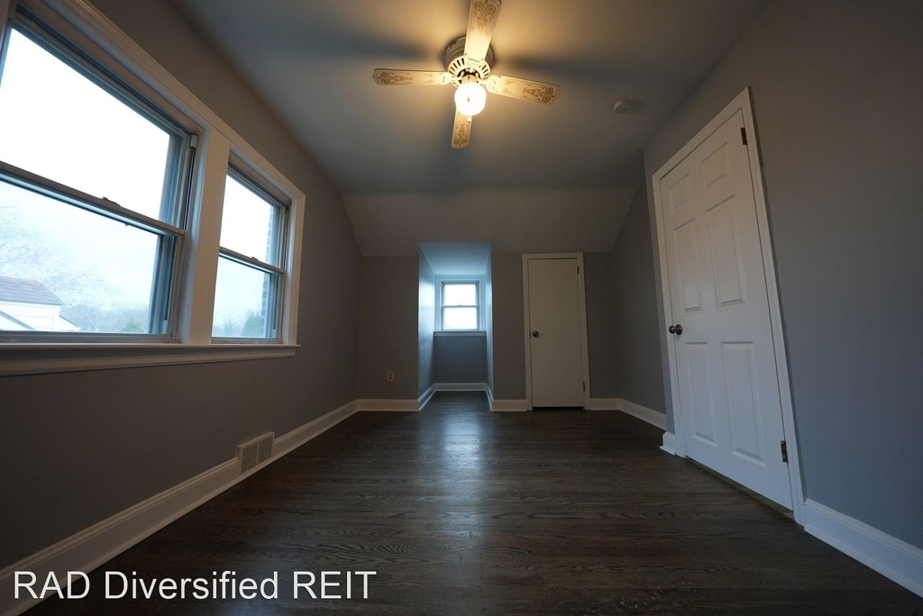 151 Bryn Mawr Ave - Photo 11