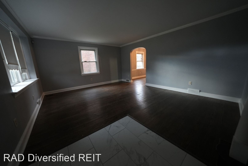 151 Bryn Mawr Ave - Photo 1